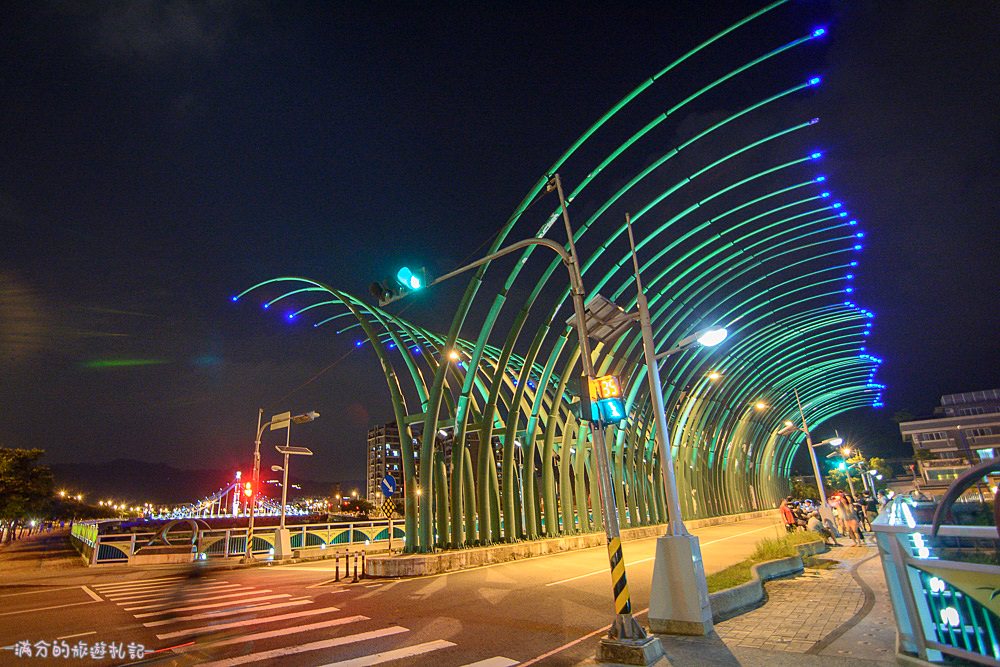 台中北屯景點》蝴蝶橋Cuisine法式餐廳 蝴蝶橋落羽松莊園 巨人彩虹大椅超吸睛 情侶約會LOVE景點 - 滿分的旅遊札記
