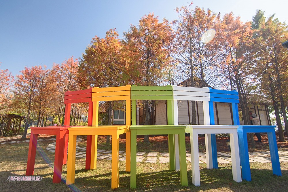 台中北屯景點》蝴蝶橋Cuisine法式餐廳 蝴蝶橋落羽松莊園 巨人彩虹大椅超吸睛 情侶約會LOVE景點 - 滿分的旅遊札記
