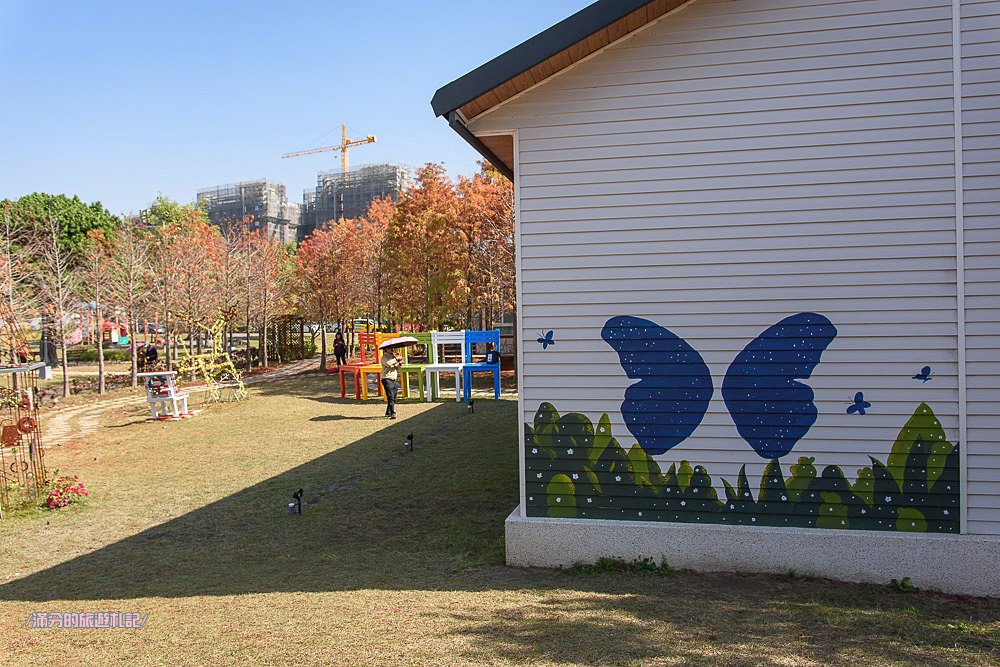 台中北屯景點》蝴蝶橋Cuisine法式餐廳 蝴蝶橋落羽松莊園 巨人彩虹大椅超吸睛 情侶約會LOVE景點 - 滿分的旅遊札記