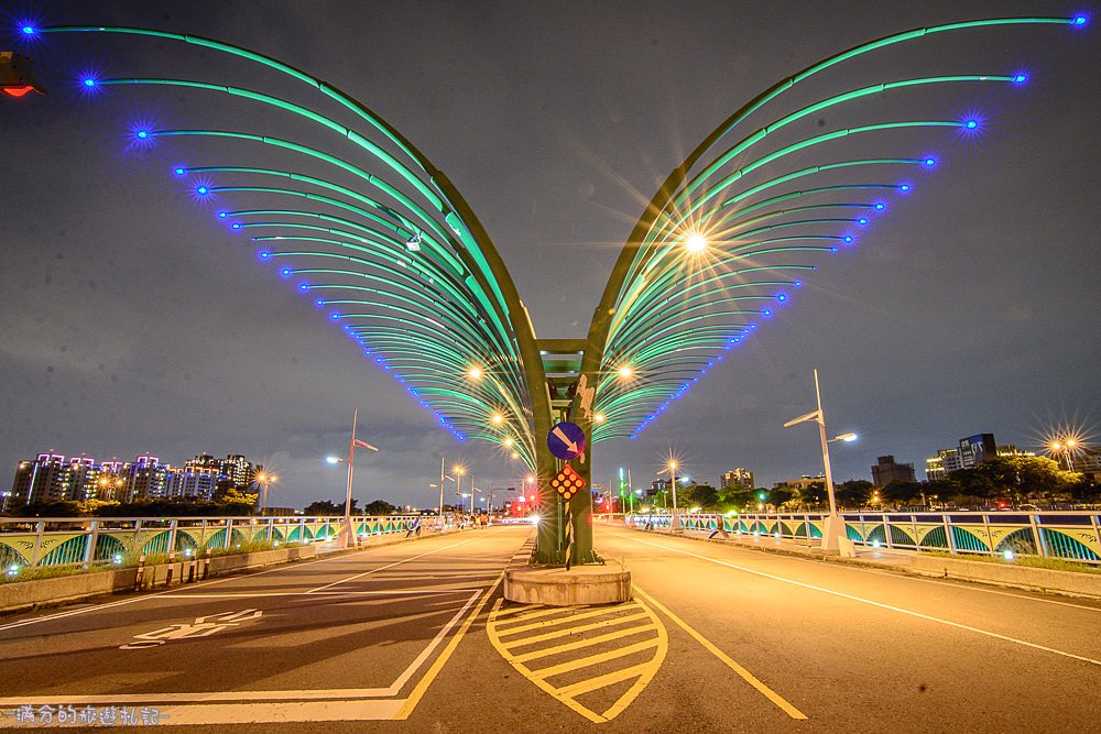 台中北屯景點》蝴蝶橋Cuisine法式餐廳 蝴蝶橋落羽松莊園 巨人彩虹大椅超吸睛 情侶約會LOVE景點 - 滿分的旅遊札記