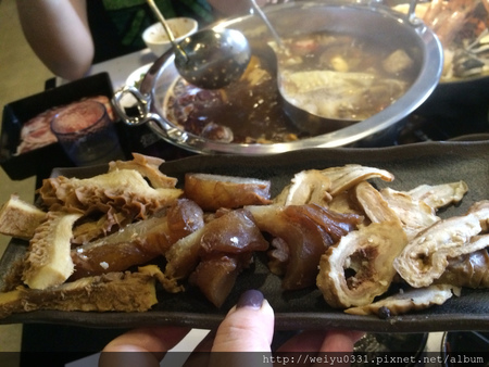 東區麻辣火鍋吃到飽、市民大道美食－《若水臨．品鍋》饌巴黎集團好味道！