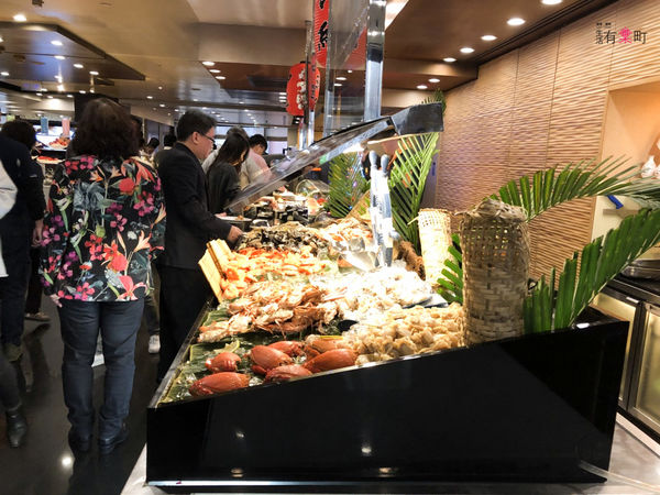 【台北大安美食】香格里拉台北遠東國際飯店：遠東Café春季限定「心鮮沖繩」海鮮節，新鮮直送頂級海鮮，台北buffet吃到飽餐廳推薦，近六張犁捷運站