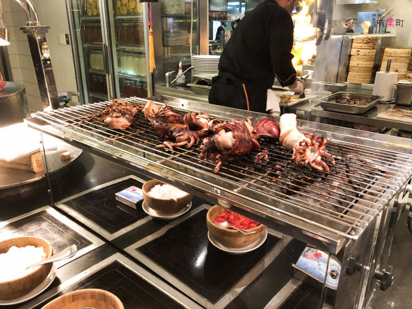 【台北大安美食】香格里拉台北遠東國際飯店：遠東Café春季限定「心鮮沖繩」海鮮節，新鮮直送頂級海鮮，台北buffet吃到飽餐廳推薦，近六張犁捷運站
