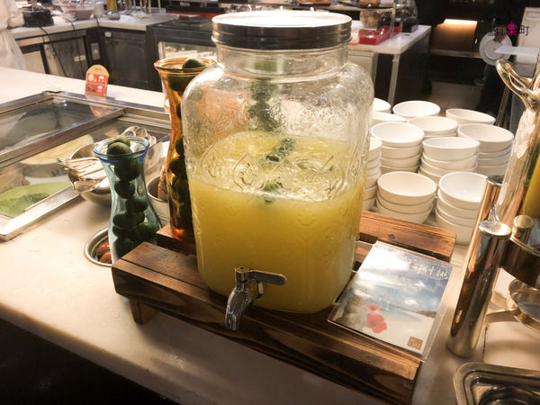 【台北大安美食】香格里拉台北遠東國際飯店：遠東Café春季限定「心鮮沖繩」海鮮節，新鮮直送頂級海鮮，台北buffet吃到飽餐廳推薦，近六張犁捷運站