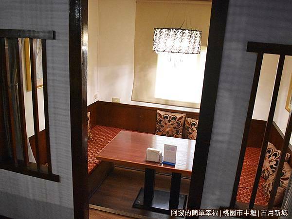 古月新城13-半開放式包廂.JPG