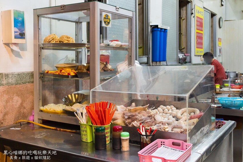 高雄鹽埕︱五十年杏仁茶　用傳統杏仁茶加古早味乾麵當宵夜才夠道地啊！！