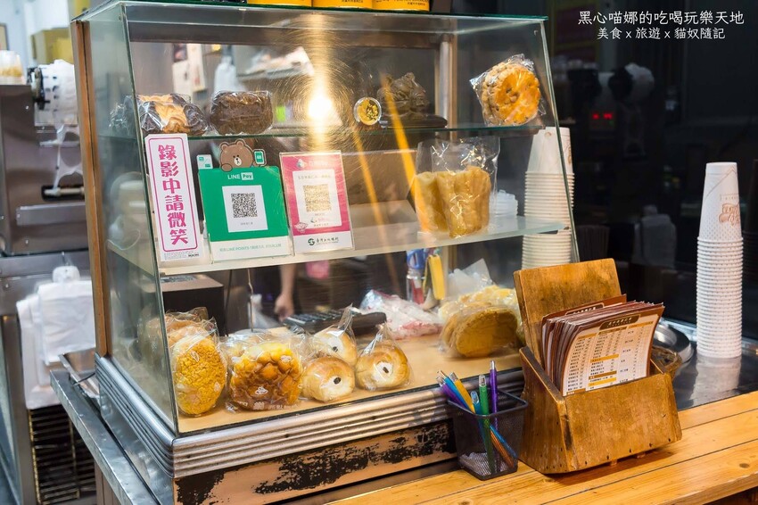 高雄鹽埕︱五十年杏仁茶　用傳統杏仁茶加古早味乾麵當宵夜才夠道地啊！！