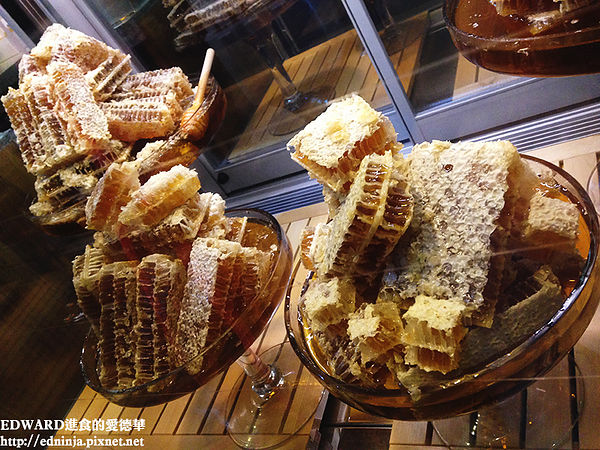 Honeycreme：[食記]台北東區 星冰報到 技術犯規的韓國蜂巢冰淇淋 Honey Creme