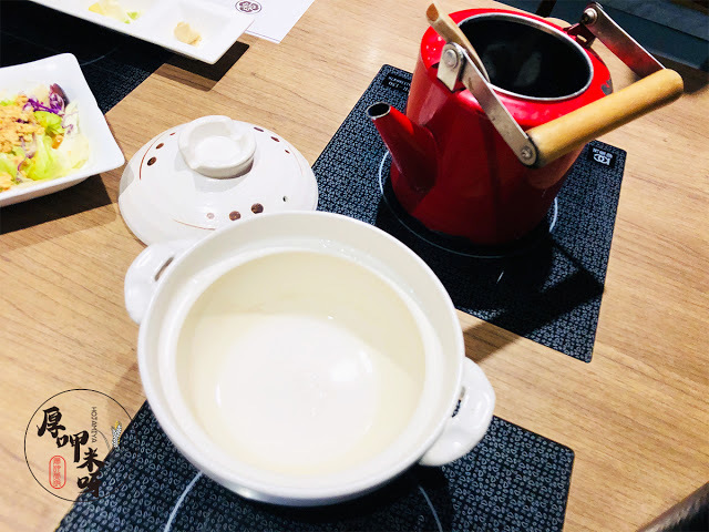 【厚呷米呀│桃園大溪】 豆佐和風料理餐廳 (DOZO LIFE) 豆製品料理才是主角的豆佐/家庭聚餐小桌用餐都很適合/六件式定食變化多口味滿足/料理細緻菜品時有創新/麻婆豆花滑嫩入口上菜時很有趣