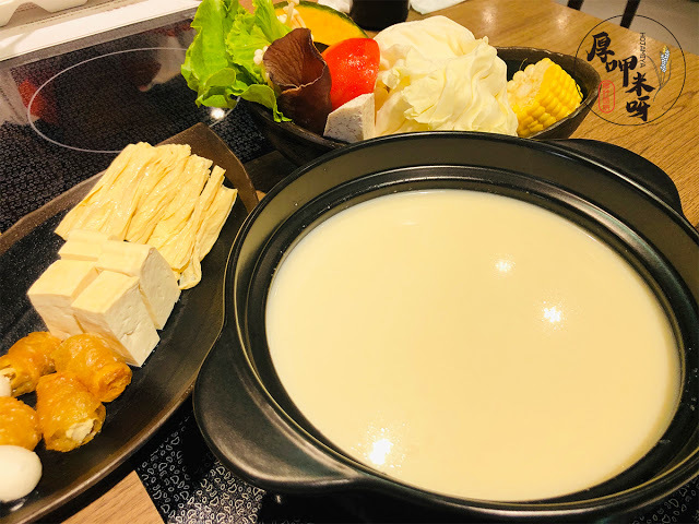 【厚呷米呀│桃園大溪】 豆佐和風料理餐廳 (DOZO LIFE) 豆製品料理才是主角的豆佐/家庭聚餐小桌用餐都很適合/六件式定食變化多口味滿足/料理細緻菜品時有創新/麻婆豆花滑嫩入口上菜時很有趣