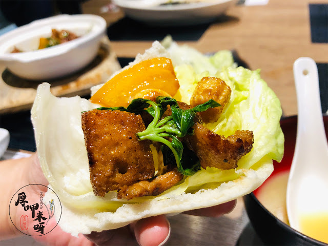 【厚呷米呀│桃園大溪】 豆佐和風料理餐廳 (DOZO LIFE) 豆製品料理才是主角的豆佐/家庭聚餐小桌用餐都很適合/六件式定食變化多口味滿足/料理細緻菜品時有創新/麻婆豆花滑嫩入口上菜時很有趣