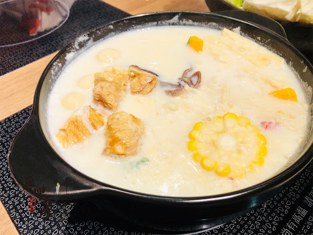 【厚呷米呀│桃園大溪】 豆佐和風料理餐廳 (DOZO LIFE) 豆製品料理才是主角的豆佐/家庭聚餐小桌用餐都很適合/六件式定食變化多口味滿足/料理細緻菜品時有創新/麻婆豆花滑嫩入口上菜時很有趣