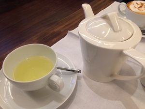 JOYCE WEST cafe