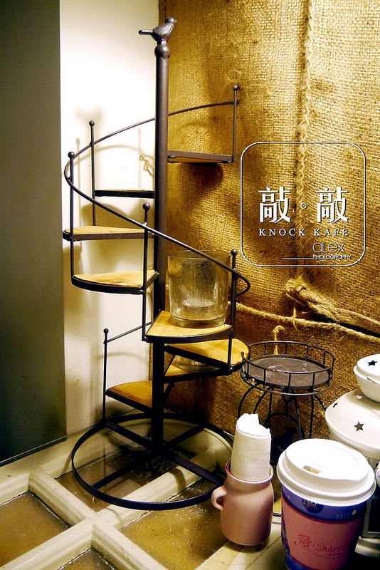 【台北】敲敲咖啡 KNOCK KAFE ~ 溫暖系咖啡餐館、讓人不小心就愛上的療癒系甜點塔 / 內附菜單 / WIFI