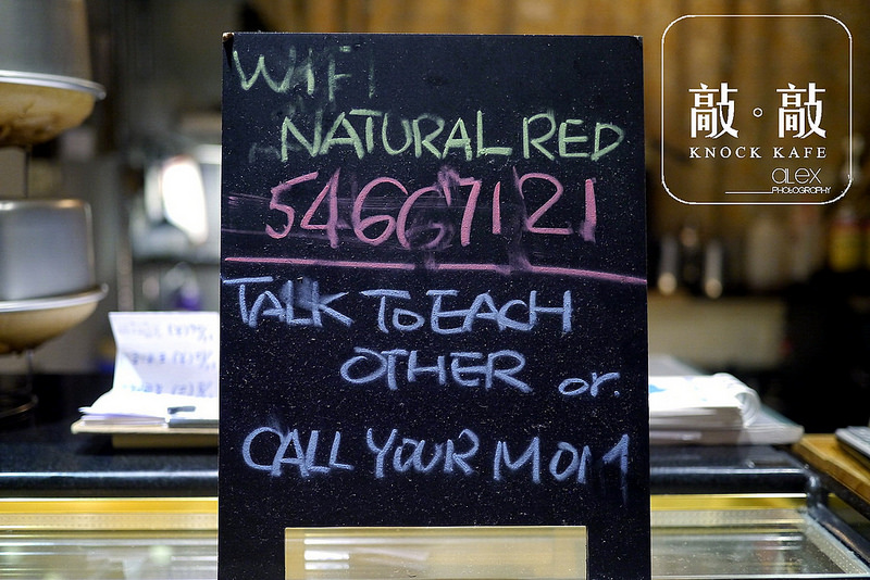 【台北】敲敲咖啡 KNOCK KAFE ~ 溫暖系咖啡餐館、讓人不小心就愛上的療癒系甜點塔 / 內附菜單 / WIFI
