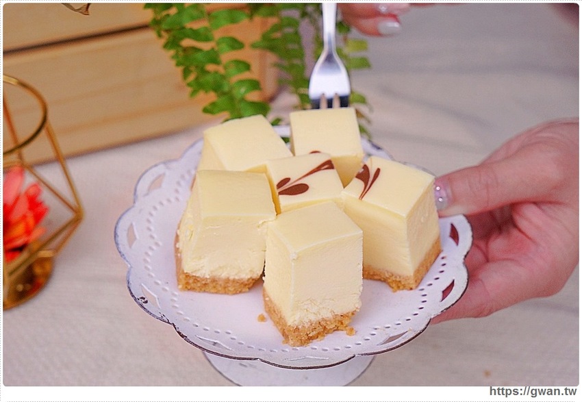 低調藏在巷仔內,團購超夯4.9顆星甜點!每份都有獨特拉花,越冰越好吃~