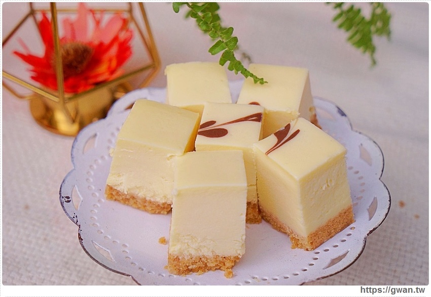 低調藏在巷仔內,團購超夯4.9顆星甜點!每份都有獨特拉花,越冰越好吃~