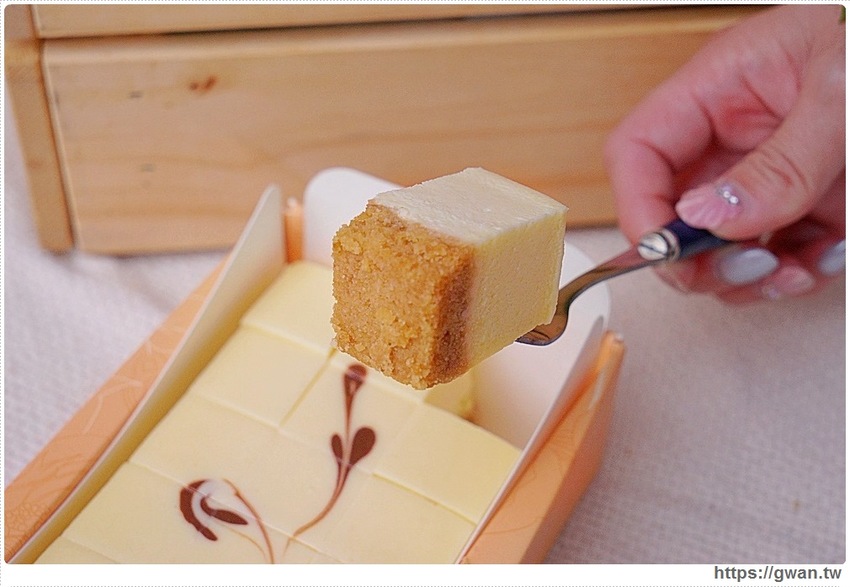 低調藏在巷仔內,團購超夯4.9顆星甜點!每份都有獨特拉花,越冰越好吃~