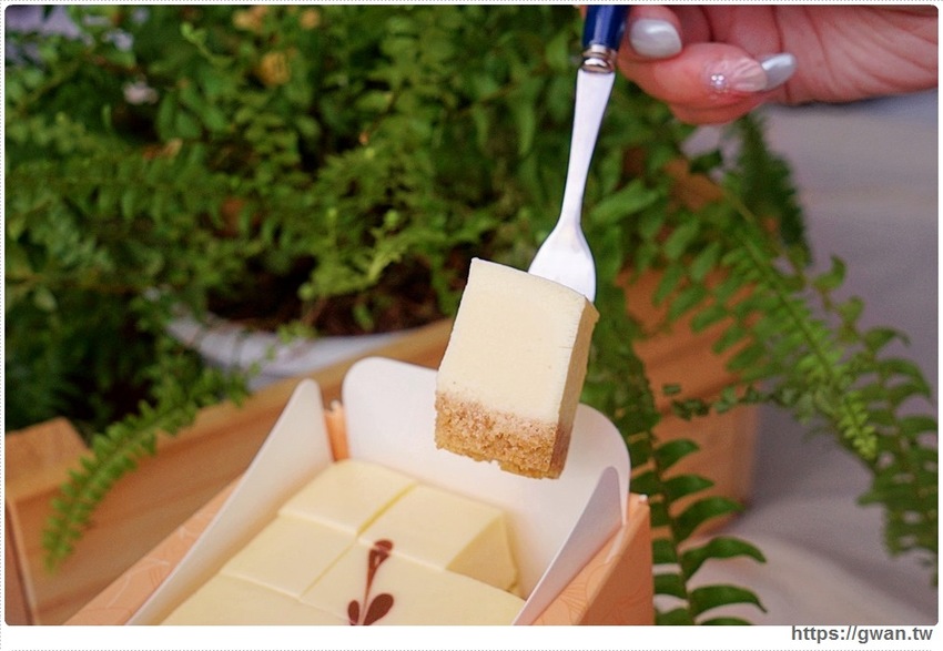 低調藏在巷仔內,團購超夯4.9顆星甜點!每份都有獨特拉花,越冰越好吃~