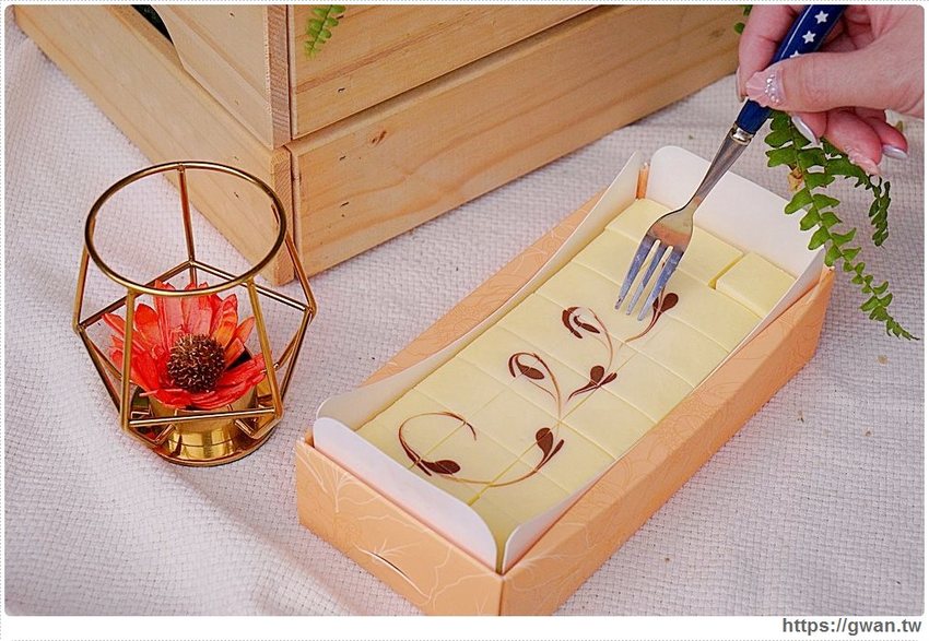 低調藏在巷仔內,團購超夯4.9顆星甜點!每份都有獨特拉花,越冰越好吃~