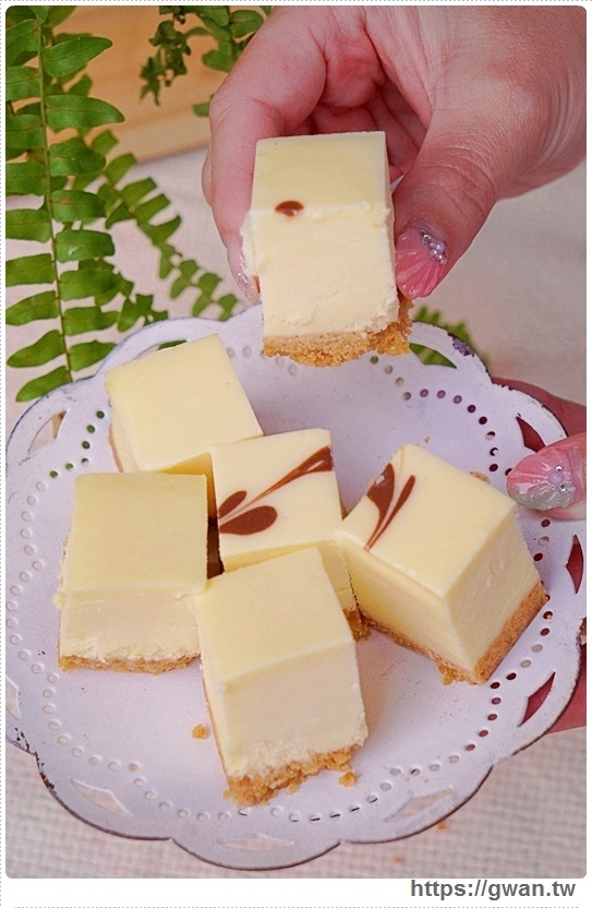 低調藏在巷仔內,團購超夯4.9顆星甜點!每份都有獨特拉花,越冰越好吃~