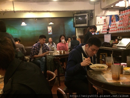 東區延吉街美食推薦、市民大道巷弄港式料理-《香港波記茶餐廳》