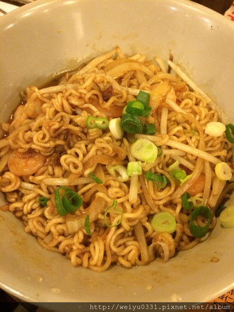 東區延吉街美食推薦、市民大道巷弄港式料理-《香港波記茶餐廳》