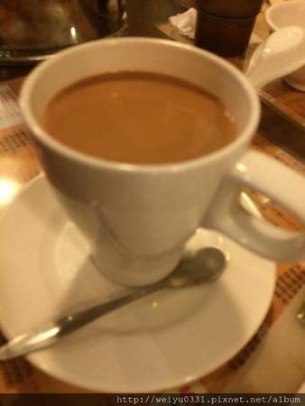 東區延吉街美食推薦、市民大道巷弄港式料理-《香港波記茶餐廳》