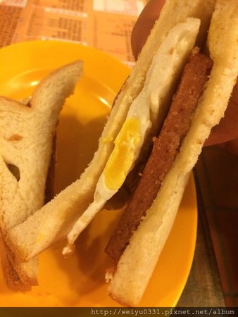 東區延吉街美食推薦、市民大道巷弄港式料理-《香港波記茶餐廳》