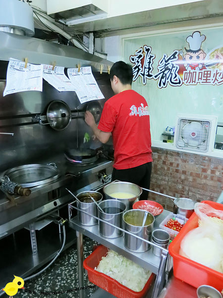 台北-三重-雞籠咖哩炒麵-料多味美的美食小吃-咖哩炒飯-咖哩米粉-赤肉湯-豬肝湯