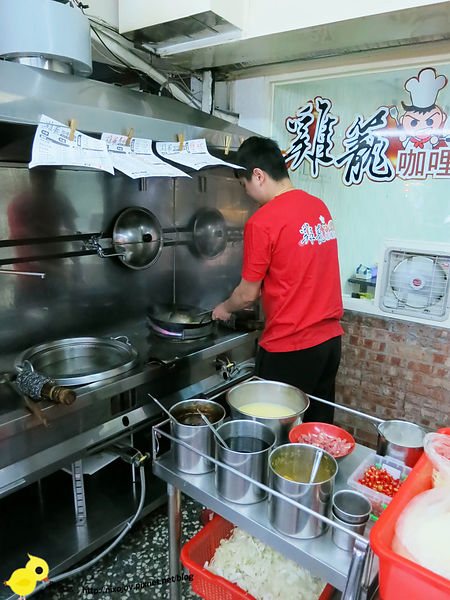 台北-三重-雞籠咖哩炒麵-料多味美的美食小吃-咖哩炒飯-咖哩米粉-赤肉湯-豬肝湯