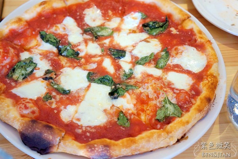 宜蘭道地披薩首選！TAVOLA pizzeria手工道地披薩，寵物友善推薦。