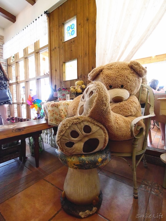 │食。頭份│儷池咖啡屋。自然鄉村童趣餐廳。草坪、餵魚親子近郊首選 │食。頭份│儷池咖啡屋。自然鄉村童趣餐廳。草坪、餵魚親子近郊首選