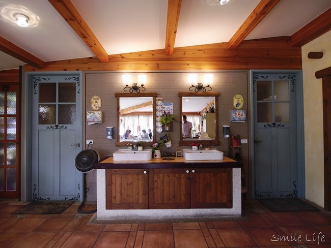 │食。頭份│儷池咖啡屋。自然鄉村童趣餐廳。草坪、餵魚親子近郊首選 │食。頭份│儷池咖啡屋。自然鄉村童趣餐廳。草坪、餵魚親子近郊首選