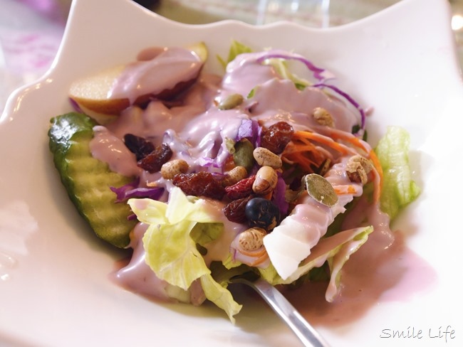 │食。頭份│儷池咖啡屋。自然鄉村童趣餐廳。草坪、餵魚親子近郊首選 │食。頭份│儷池咖啡屋。自然鄉村童趣餐廳。草坪、餵魚親子近郊首選