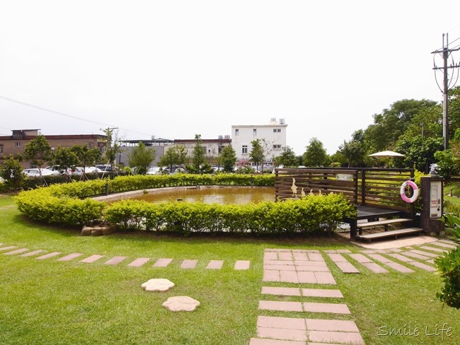 │食。頭份│儷池咖啡屋。自然鄉村童趣餐廳。草坪、餵魚親子近郊首選 │食。頭份│儷池咖啡屋。自然鄉村童趣餐廳。草坪、餵魚親子近郊首選