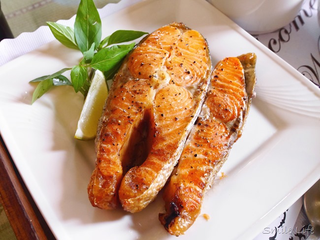 │食。頭份│儷池咖啡屋。自然鄉村童趣餐廳。草坪、餵魚親子近郊首選 │食。頭份│儷池咖啡屋。自然鄉村童趣餐廳。草坪、餵魚親子近郊首選