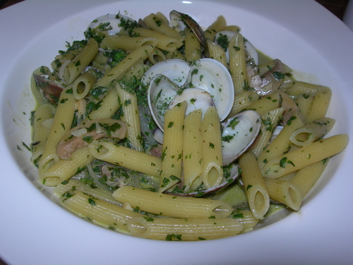 義咪咪義式廚房~味道濃郁又好大一盤而價格平實之義大利麵