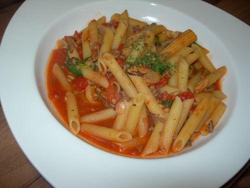 義咪咪義式廚房~味道濃郁又好大一盤而價格平實之義大利麵