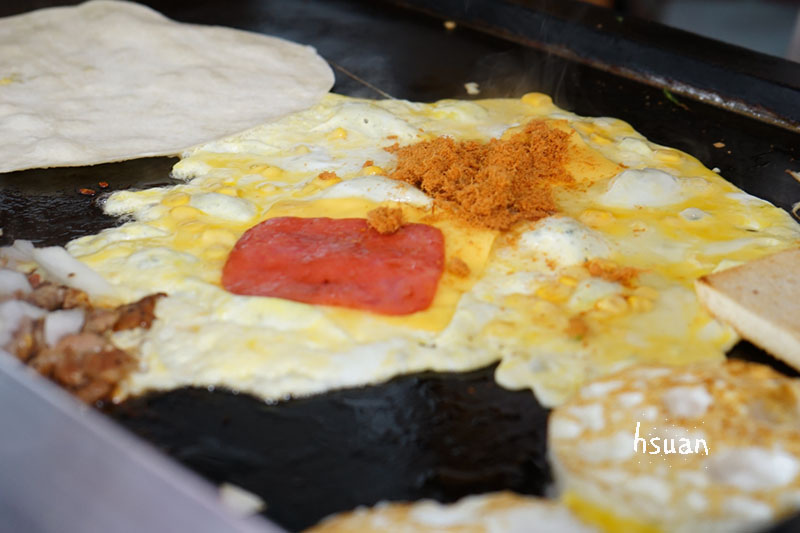 台中霧峰。朝陽科大山下早餐車