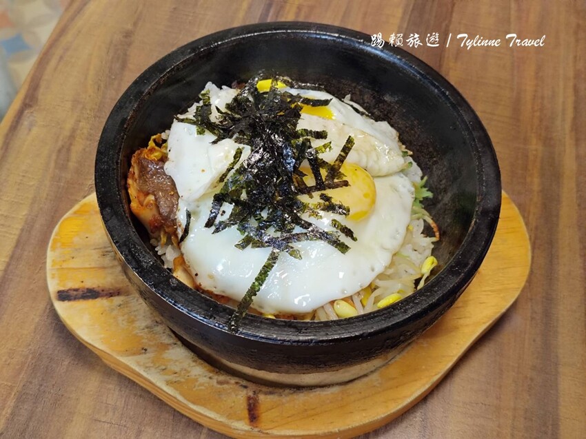 中和韓式美食「明洞韓式料理」在地人激推！石鍋拌飯 銅盤烤肉香氣逼人。