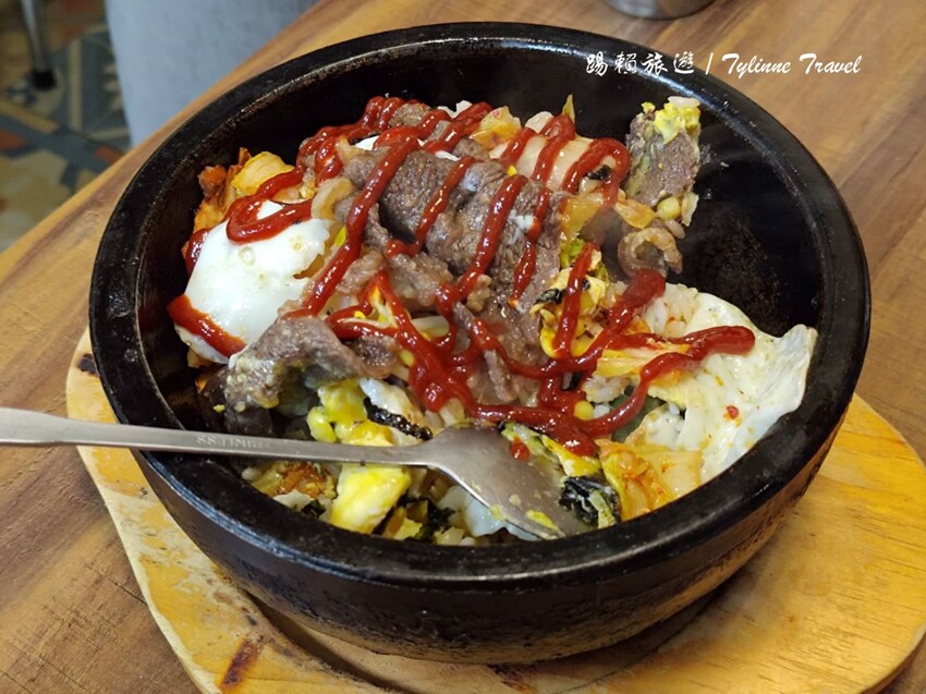 中和韓式美食「明洞韓式料理」在地人激推！石鍋拌飯 銅盤烤肉香氣逼人。