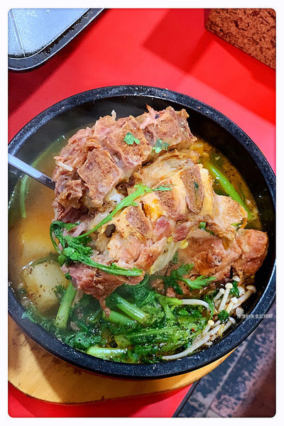 【台北美食】東輝韓食館 ~ 物超所值的韓國烤肉/馬鈴薯豬骨湯❤️全程幫你烤(附菜單) - 捷運行天宮站