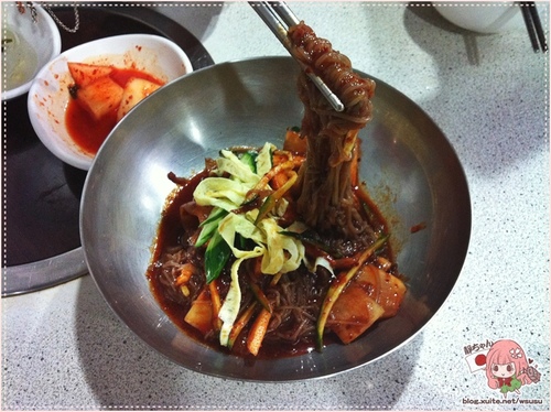 中山區 ❤東輝韓食館❤ 道地韓國味的馬鈴薯豬骨湯。近捷運行天宮站。