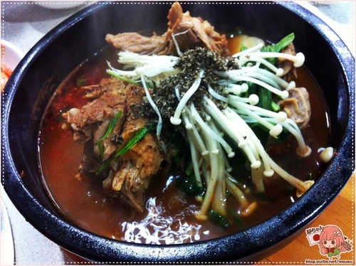 中山區 ❤東輝韓食館❤ 道地韓國味的馬鈴薯豬骨湯。近捷運行天宮站。