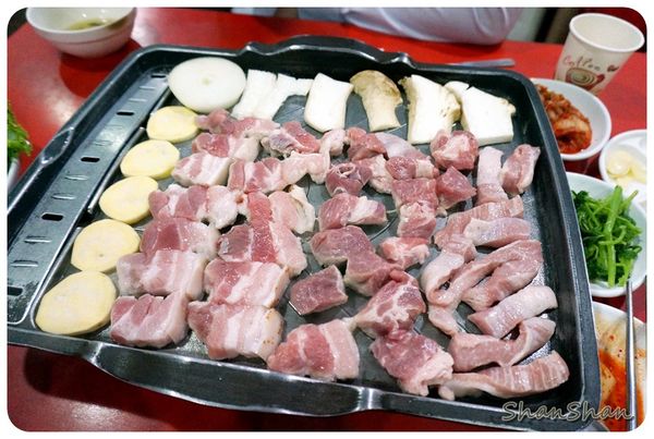 「東輝韓食館」-CP值滿點的韓國烤肉還有招牌馬鈴薯豬骨湯(近行天宮)