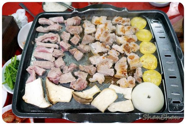 「東輝韓食館」-CP值滿點的韓國烤肉還有招牌馬鈴薯豬骨湯(近行天宮)