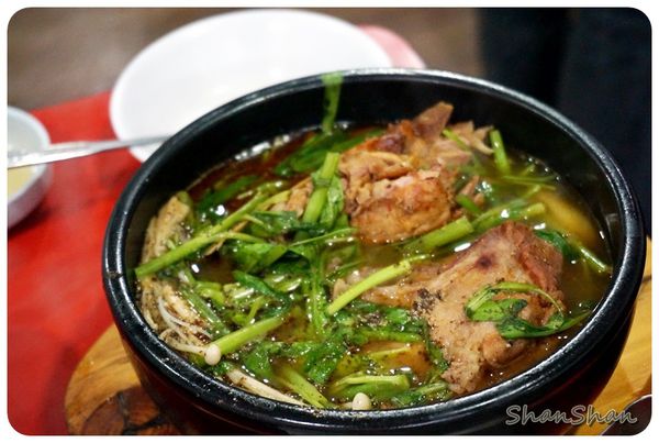 「東輝韓食館」-CP值滿點的韓國烤肉還有招牌馬鈴薯豬骨湯(近行天宮)