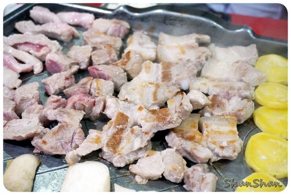 「東輝韓食館」-CP值滿點的韓國烤肉還有招牌馬鈴薯豬骨湯(近行天宮)