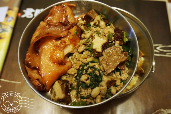 宏國-極品特製豆干：※ 宏國極品特製豆干 ※【星羽是吃貨-台中/宅配】手工新鮮製作，無人工添加及防腐劑素食豆干，單吃涮嘴做料理也好美味~